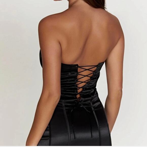 Meshki Amaya Lace Up Corset Mini Dress Size Medium Black NWT - Picture 3 of 14